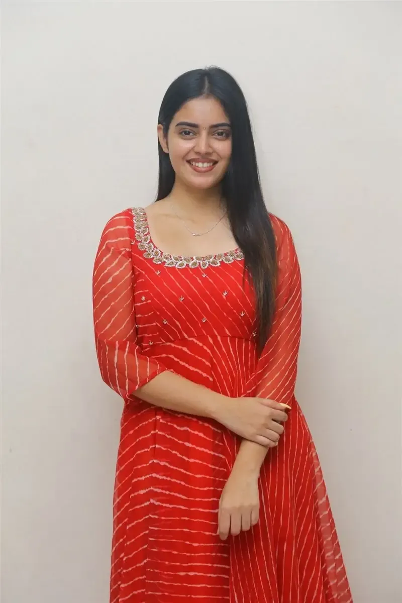 Actress Kushitha Kallapu at Neethone Nenu Movie Press Meet